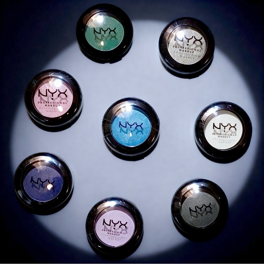 8 New NYX Eyeshadow Singles - Picture 2 of 7